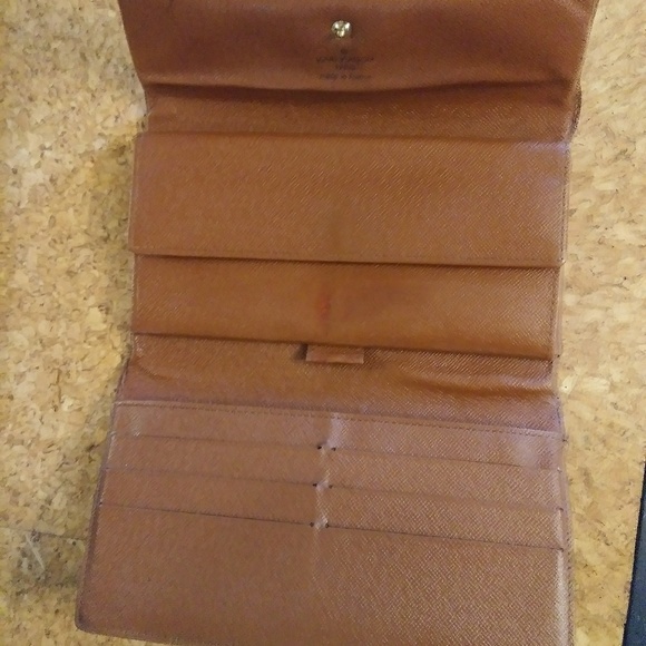 Louis Vuitton Monogram Wallet - Picture 3 of 8